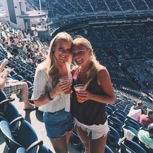 Meet your Posher, Olivia